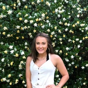 Meet your Posher, Alyssa